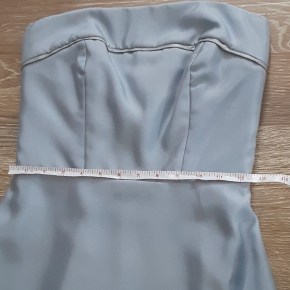 BELSOIE Dress. Strapless. Powder blue. - Picture 10 of 12